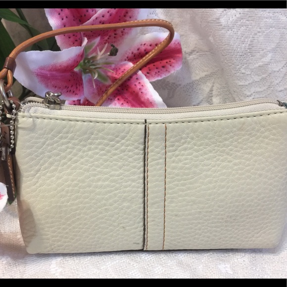Coach F41526 Pebble Leather wristlet NWT - Picture 1 of 8
